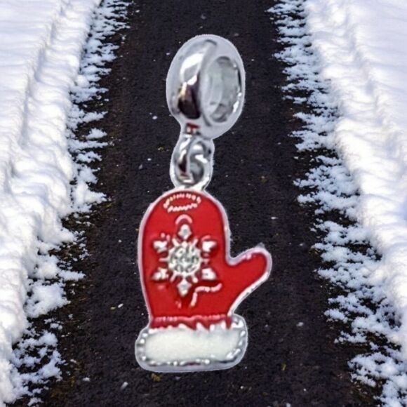 Red Mitten Charm Winter Holiday Bracelet Silver Snowflake ❄️ New Dangle - Picture 1 of 4
